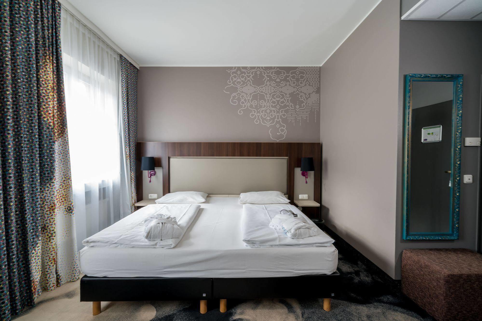 Mercure Am Olympiapark Hotel 3*